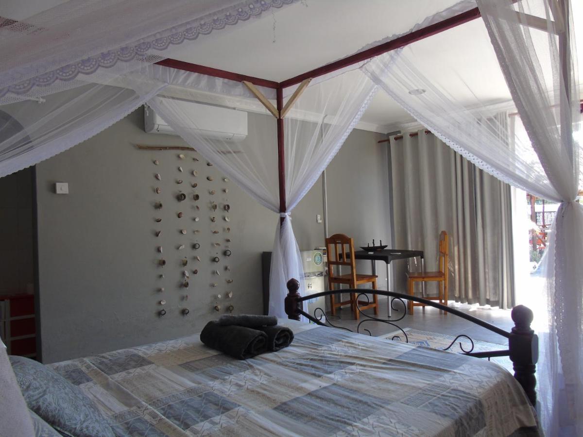 Idc Guest House Bagamoyo Exteriör bild