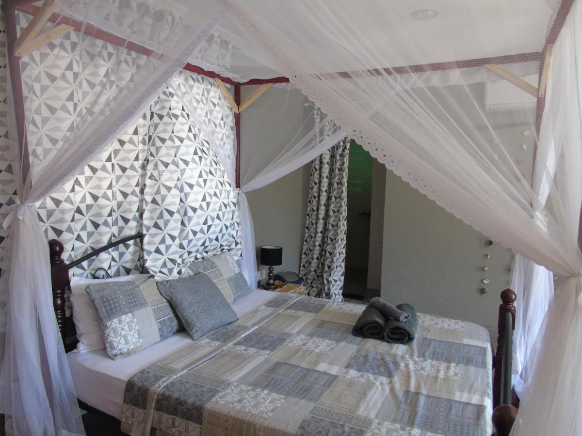 Idc Guest House Bagamoyo Exteriör bild